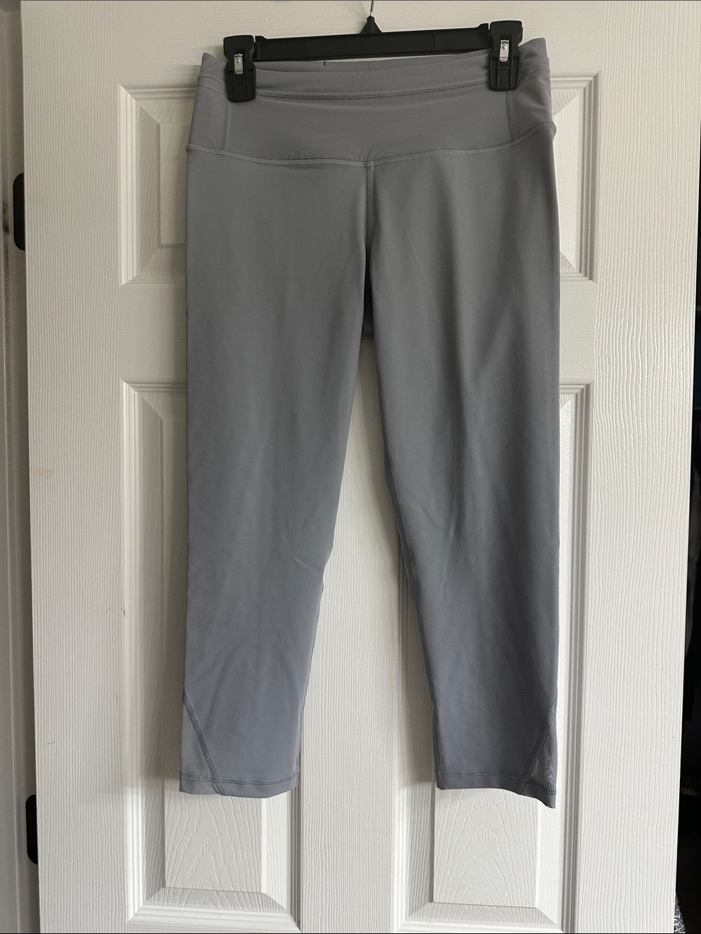 Victoria's Secret Light Gray High-Rise Capri Leggings